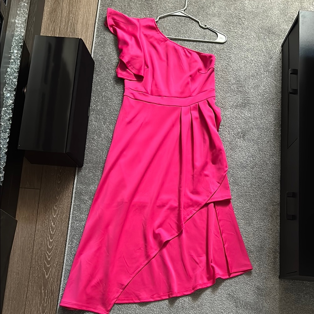 Elegant Pink One-Shoulder Dress